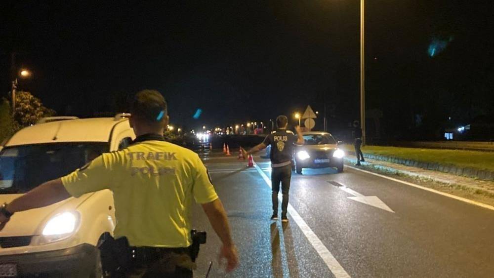 D&uuml;zce&rsquo;de aranan 52 kişi yakalandı, 16 kişi tutuklandı

