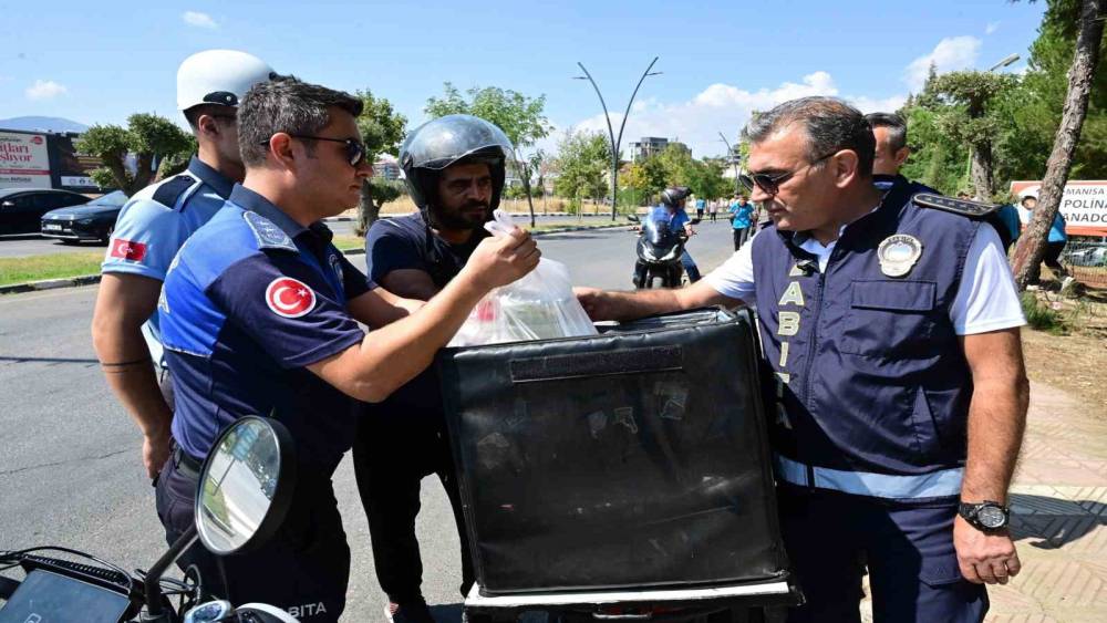 Manisa&rsquo;da okul &ccedil;evrelerinde gıda denetimi
