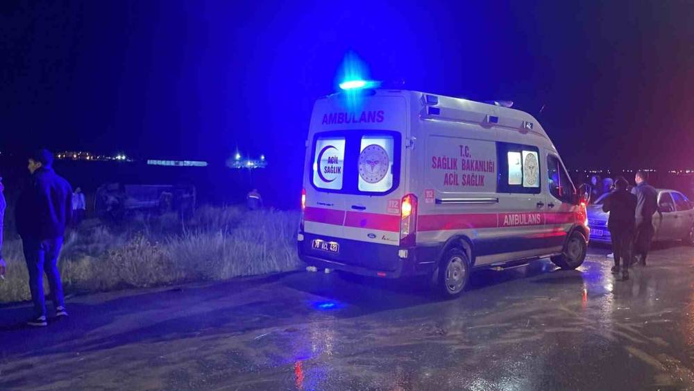 Karaman&rsquo;da yağmur nedeniyle kayganlaşan yol kazaya neden oldu: 1 yaralı
