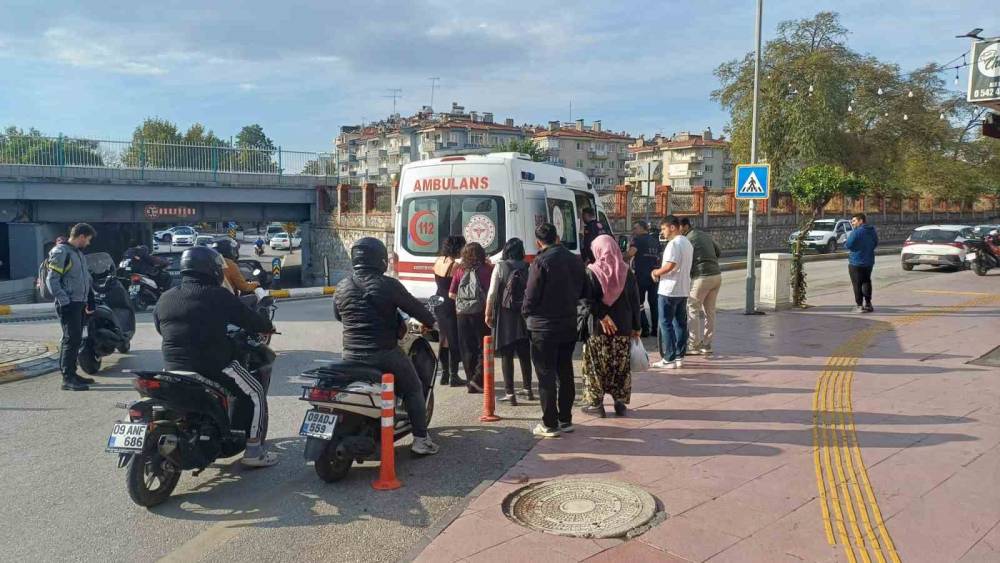 &Ouml;n fren kaza getirdi, bisikletiyle takla attı
