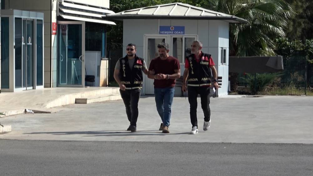 Boşandığı eşini eşarpla boğarak &ouml;ld&uuml;ren sanığa ağırlaştırılmış m&uuml;ebbet
