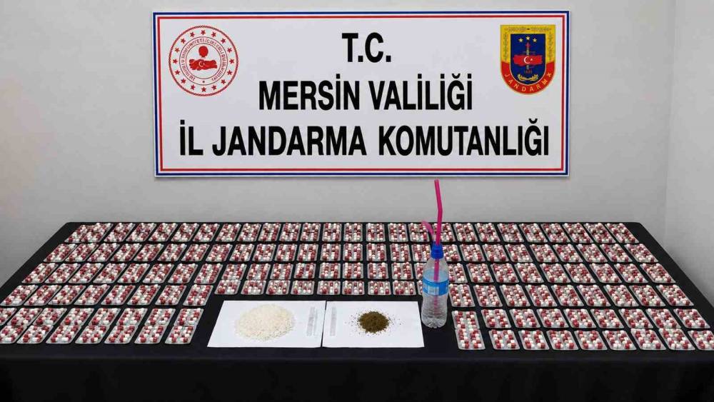 Mersin&rsquo;de uyuşturucu operasyonunda 2 ş&uuml;pheli tutuklandı
