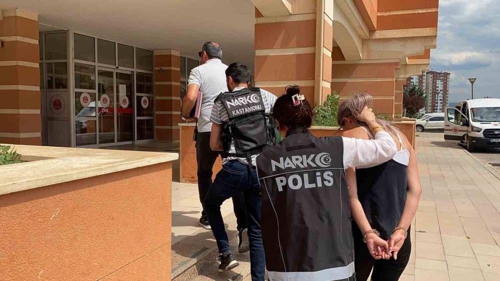 Motosiklette uyuşturucuyla yakalanan sanıklara 15&rsquo;er yıl hapis cezası
