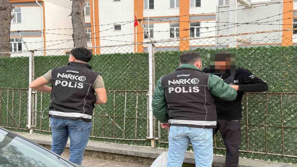 Adıyaman&rsquo;daki okul &ouml;nlerinde sıkı denetim
