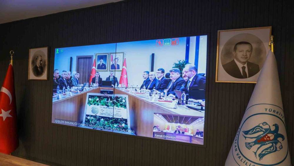 81 il valisinin katılımıyla okul g&uuml;venliği toplantısı yapıldı
