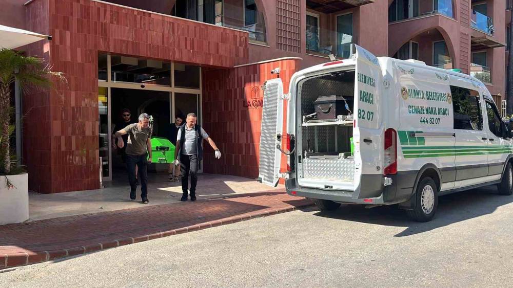 İsve&ccedil;li kadın otel odasında &ouml;l&uuml; bulundu
