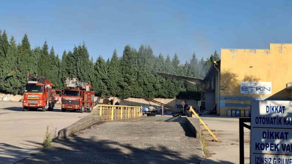Gediz OSB&rsquo;de al&uuml;minyum işleme tesisinde patlama 1&rsquo;i ağır 3 yaralı

