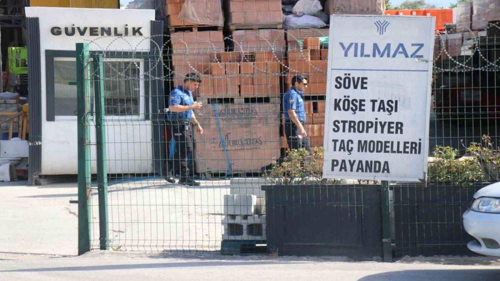Yapı malzemeleri firmasında asans&ouml;r kazası: 6 yaralı
