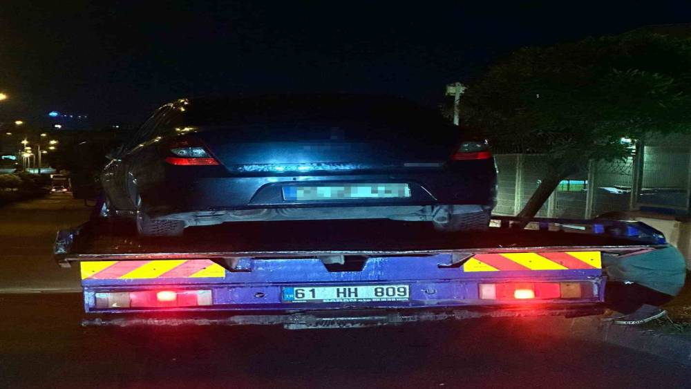 Başakşehir&rsquo;de polisin nefes kesen kovalamacası kameraya yansıdı
