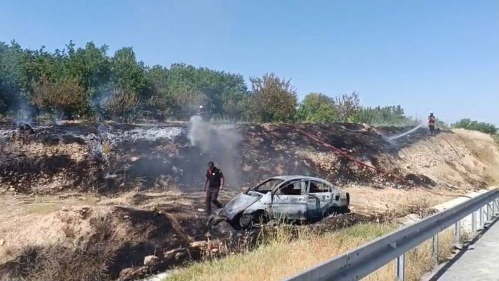 Bariyerlere &ccedil;arpan otomobil alev almıştı: Ağır yaralanan s&uuml;r&uuml;c&uuml; hayatını kaybetti

