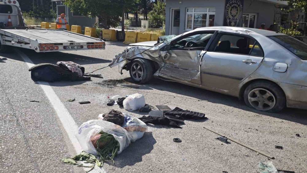 Amasya&rsquo;da otomobil takla attı: 7 yaşındaki &ccedil;ocuk hayatını kaybetti
