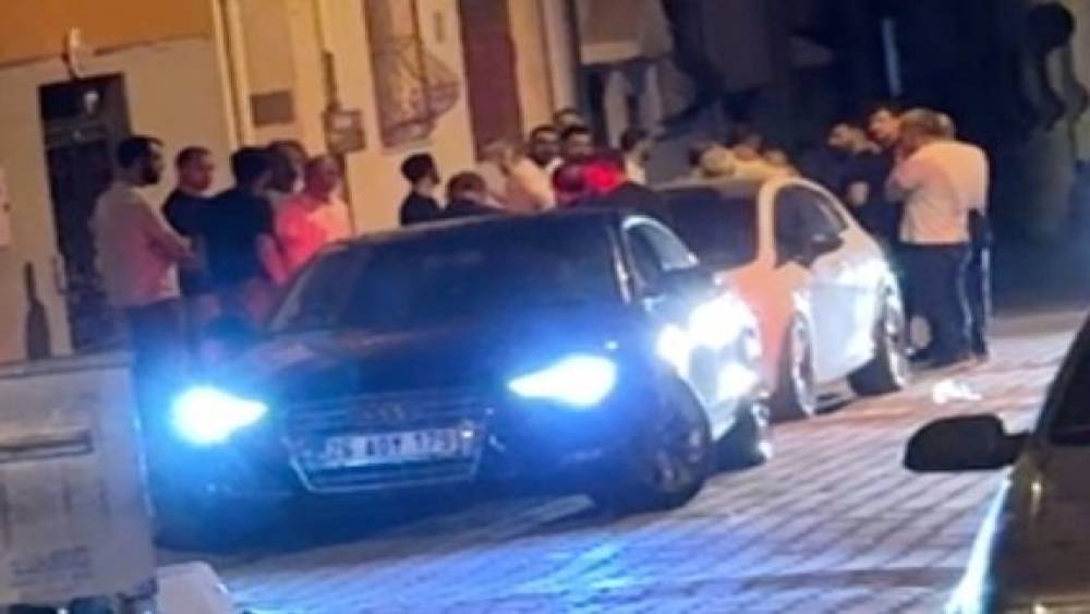 Eskişehir&rsquo;de iki grup arasında taşlı sopalı kavga: 1&rsquo;i polis 7 yaralı
