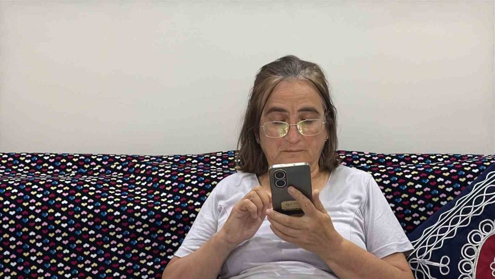 Dolandırıcılar altınlarını aldıkları kadına evini de sattırmaya &ccedil;alıştı
