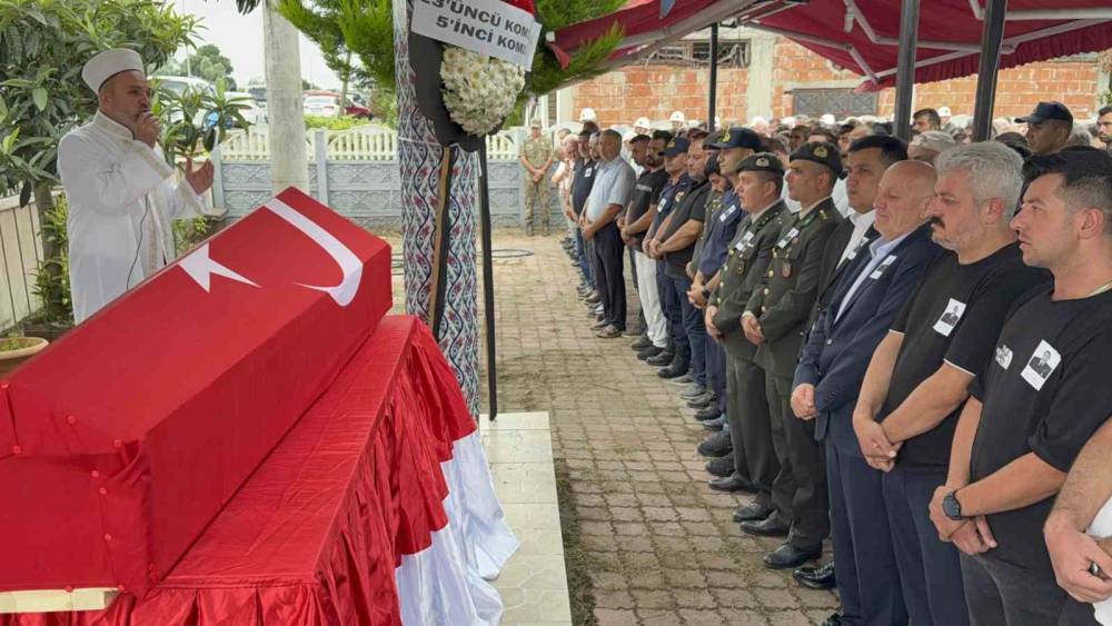 Sakarya&rsquo;da kazada hayatını kaybeden uzman &ccedil;avuş Samsun&rsquo;da toprağa verildi
