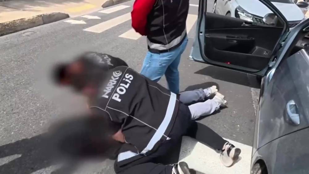 &Ccedil;atalca&rsquo;da uyuşturucu operasyonu: 11 kilo 500 gram kokain ele ge&ccedil;irildi
