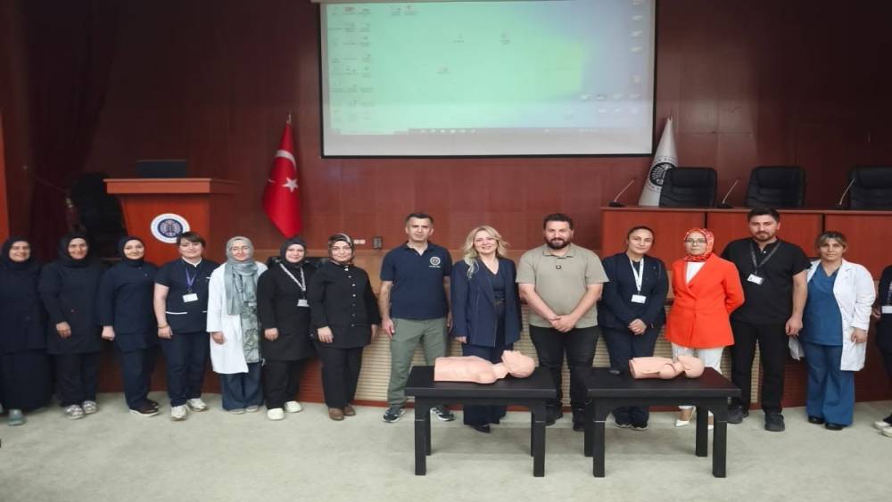 "Hayat Kurtarmak İ&ccedil;in İlk Adım": Temel İlkyardım eğitimi
