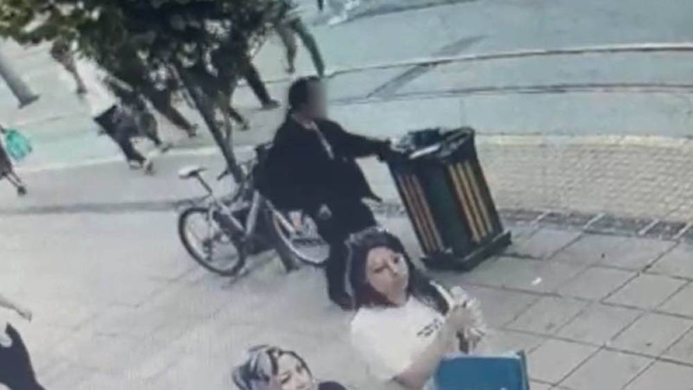 &Ccedil;&ouml;p kutusunun &uuml;zerinde unutulan telefon 4 dakikada &ccedil;alındı
