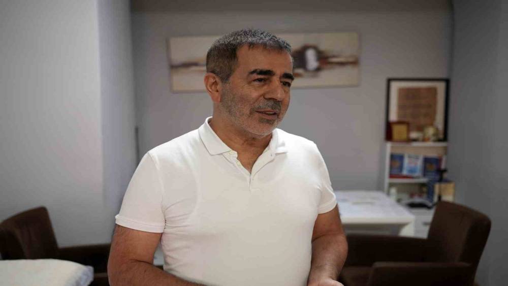 Uzmanlardan &lsquo;Alzheimer&rsquo; uyarısı: "Unutkanlık yaşlılığın sonucu gibi d&uuml;ş&uuml;n&uuml;l&uuml;yor, kesinlikle &ouml;yle değerlendirmemeli"
