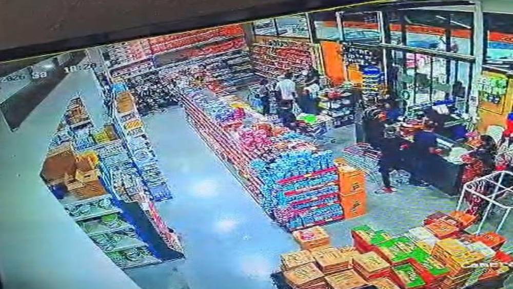D&uuml;ğ&uuml;nlerden para &ccedil;alan zanlı bu kez markette yakalandı
