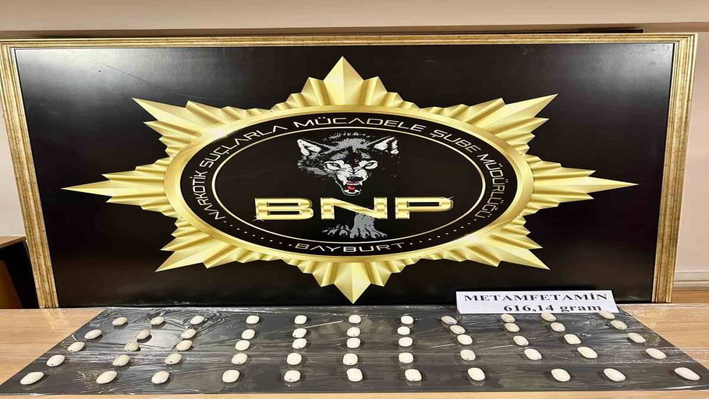 Bayburt&rsquo;ta 616 gram metamfetaminle yakalanan 2 ş&uuml;pheli tutuklandı

