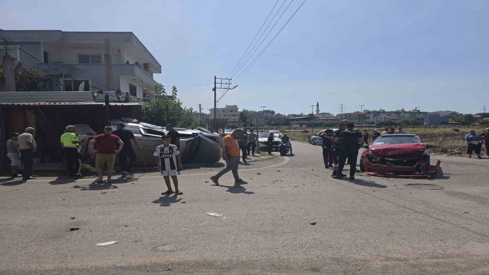 Otomobilin takla attığı kazada vatandaşlar kaza kavşağına &ccedil;&ouml;z&uuml;m istedi
