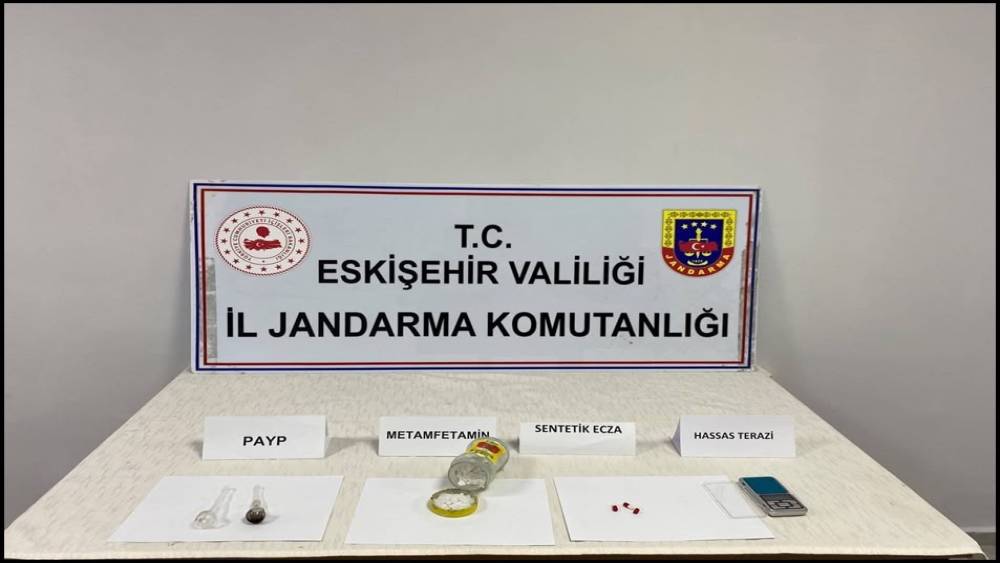 Eskişehir&rsquo;de uyuşturucu ticareti yapan firari zanlı yakalandı
