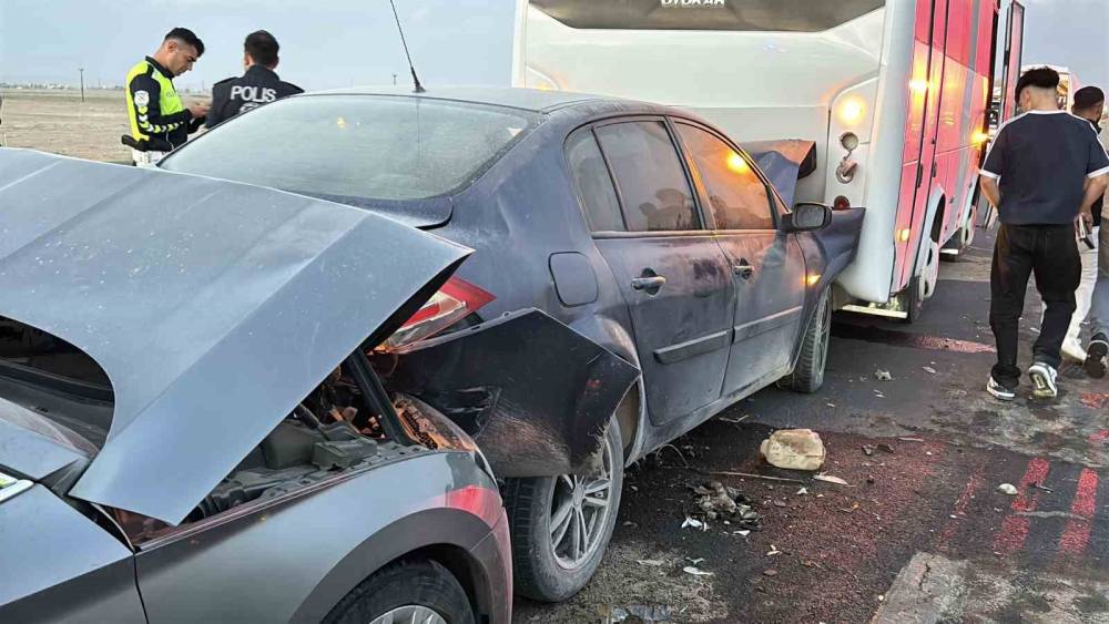 Aksaray&rsquo;da kum fırtınası zincirleme kazaya neden oldu: 16 yaralı
