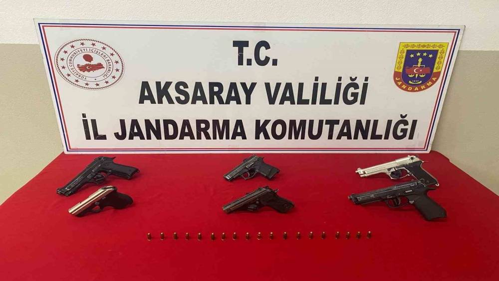 Aksaray&rsquo;da ka&ccedil;ak silah operasyonu: 5 g&ouml;zaltı
