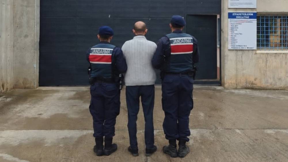 Bafra&rsquo;da 15 yıl hapis cezasıyla aranan şahıs yakalandı
