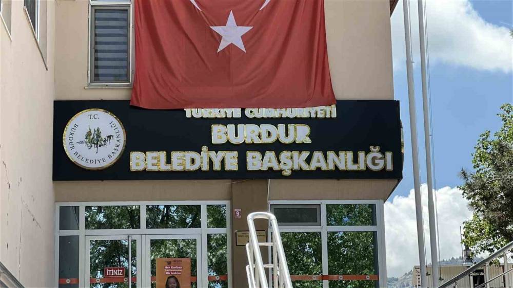 Burdur Belediyesi&rsquo;ne y&ouml;nelik "g&ouml;revi k&ouml;t&uuml;ye kullanma" davasında ikinci duruşma g&ouml;r&uuml;ld&uuml;

