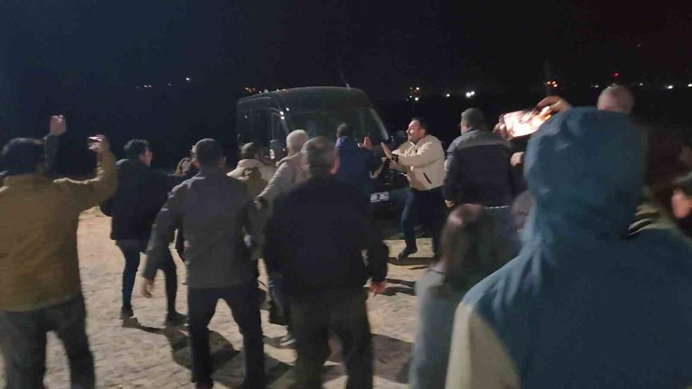 G&uuml;listan Doku soruşturmasında Tunceli Adliyesi &ouml;n&uuml;nde arbede
