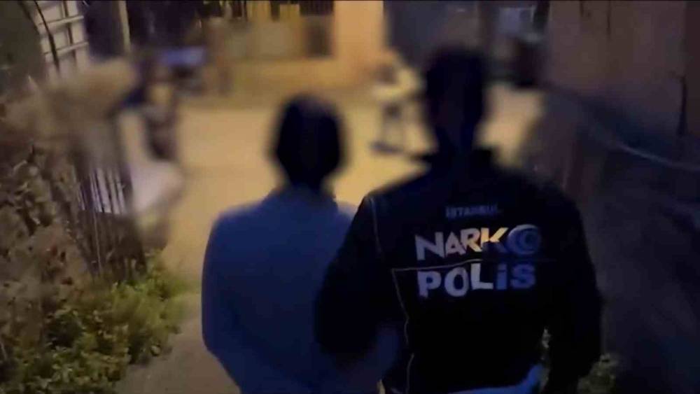 İstanbul&rsquo;da 7 il&ccedil;ede eş zamanlı uyuşturucu operasyonu: 19 g&ouml;zaltı
