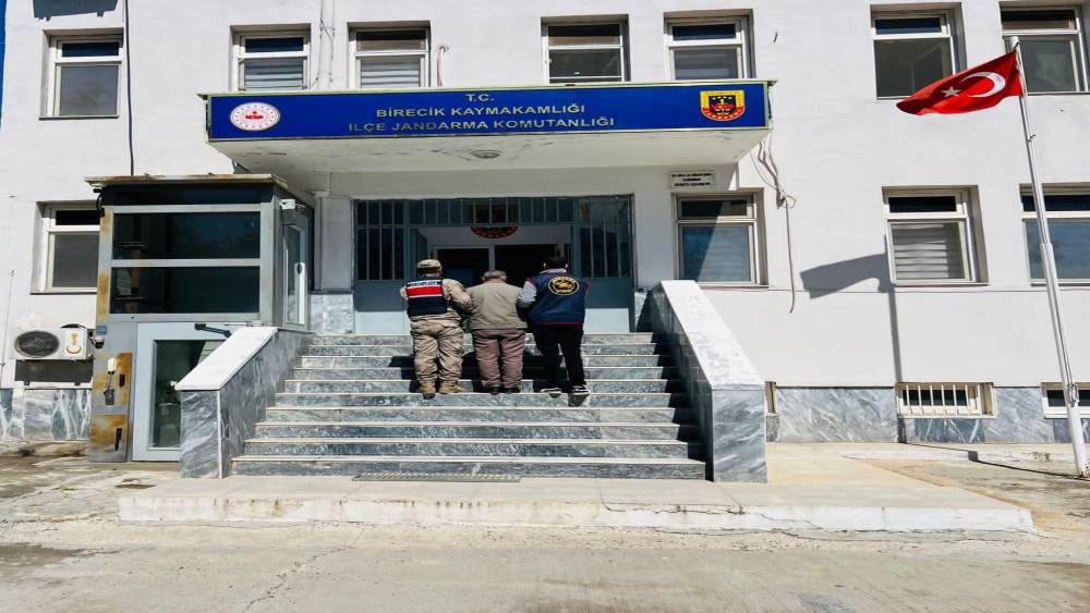 Birecik&rsquo;te aranan 2 şahıs yakalandı
