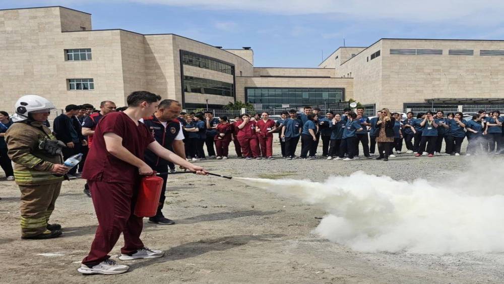 D&ouml;rtyol Devlet Hastanesi&rsquo;nde yangın g&uuml;venliği eğitimi
