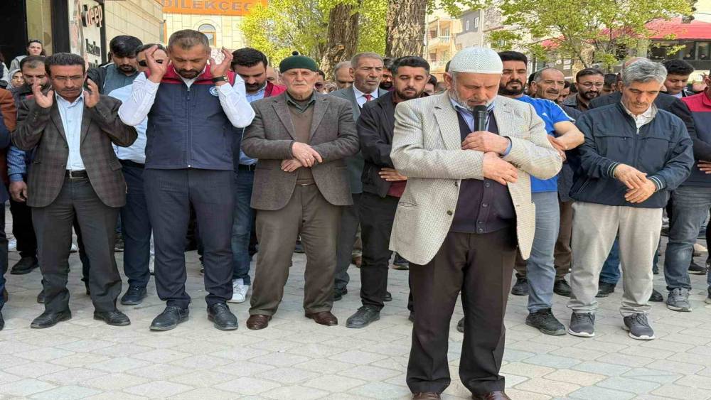 Iğdır&rsquo;da Kahramanmaraş ve Şanlıurfa&rsquo;daki saldırılar i&ccedil;in gıyabi cenaze namazı
