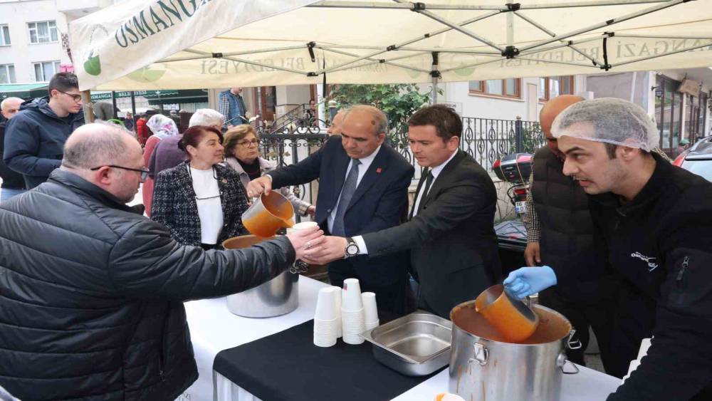 Başkan Aydın&rsquo;ın cuma durağı Muradiye Mahallesi oldu
