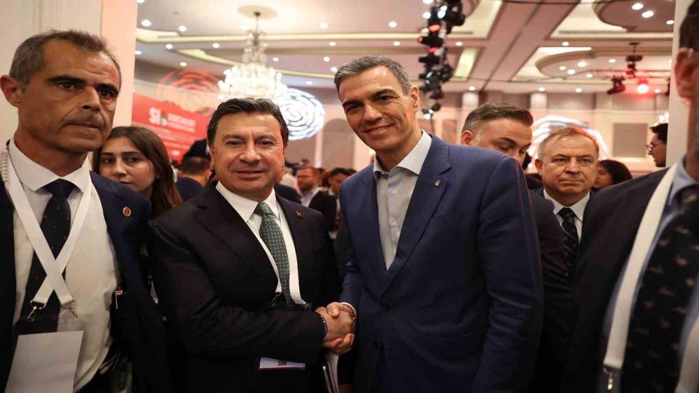 Başkan Aras, Demokrasi zirvesi i&ccedil;in Barselona&rsquo;da
