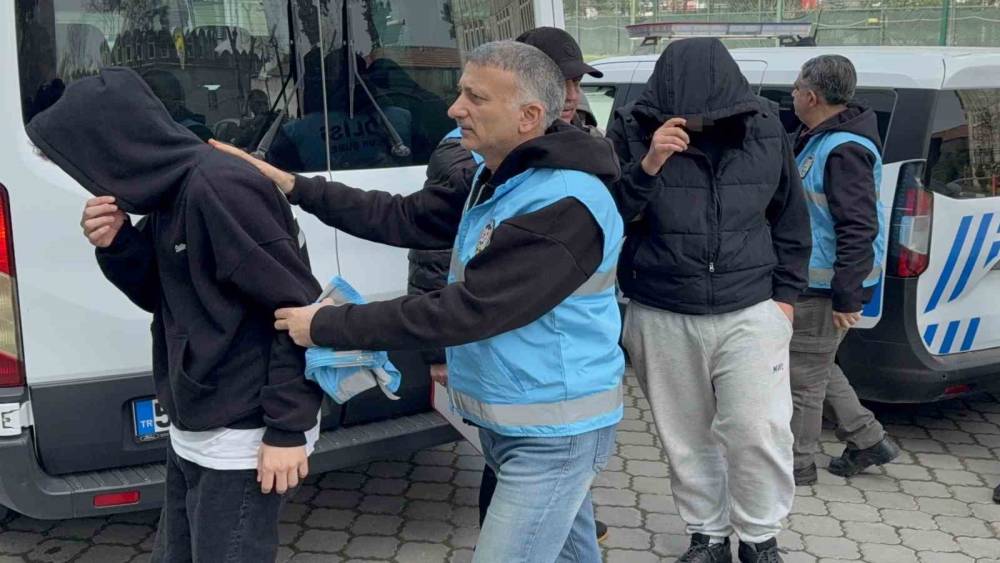 Okullara y&ouml;nelik asılsız paylaşımlara operasyon: 6&rsquo;sı &ccedil;ocuk 7 g&ouml;zaltı
