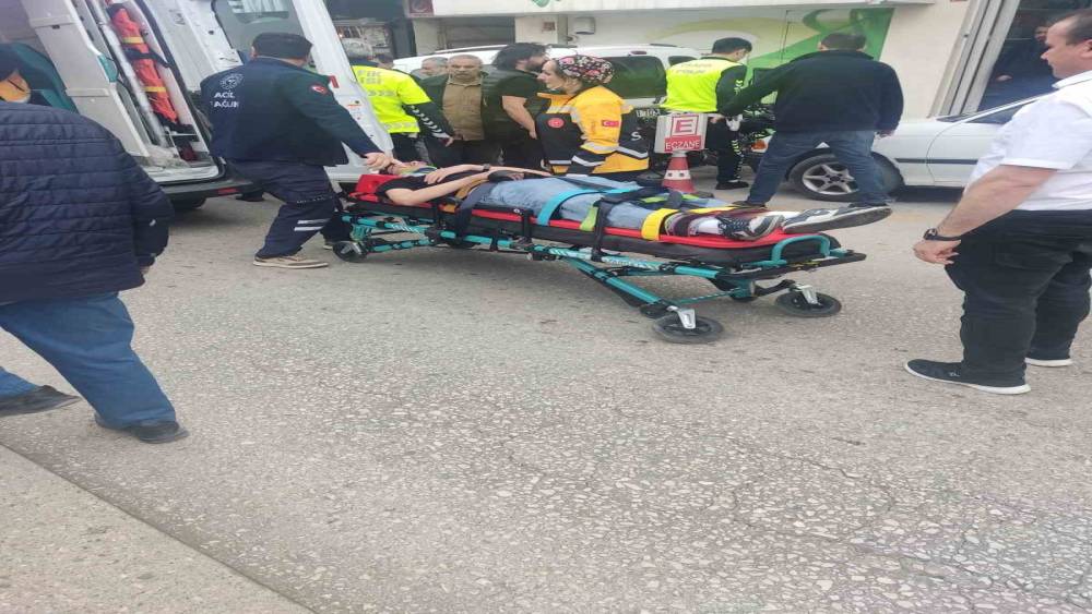 Kastamonu&rsquo;da motosiklet otomobile &ccedil;arptı: 1 yaralı
