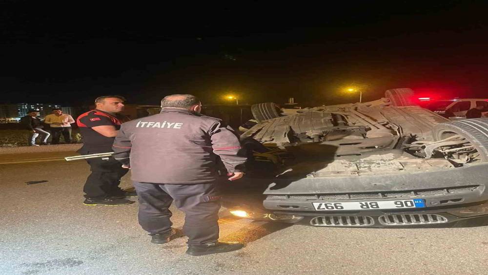 Siirt&rsquo;te ambulans ile otomobil &ccedil;arpıştı: 4 yaralı
