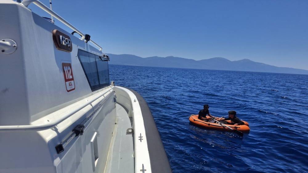 Kuşadası a&ccedil;ıklarında 2 d&uuml;zensiz g&ouml;&ccedil;men yakalandı
