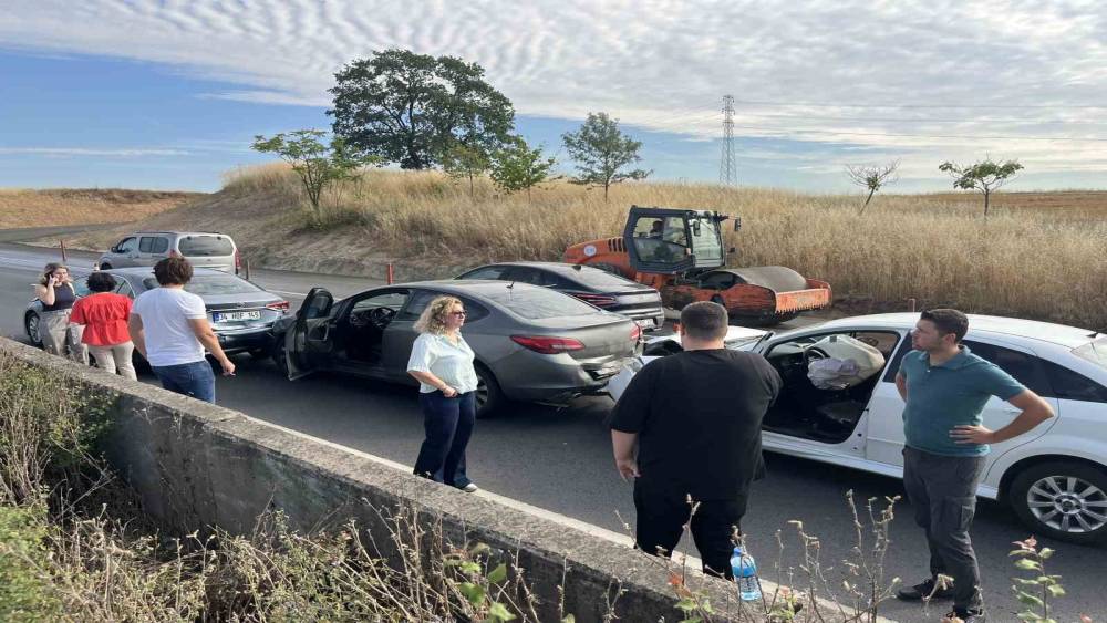 Tekirdağ&rsquo;da 500 metre arayla iki zincirleme kaza
