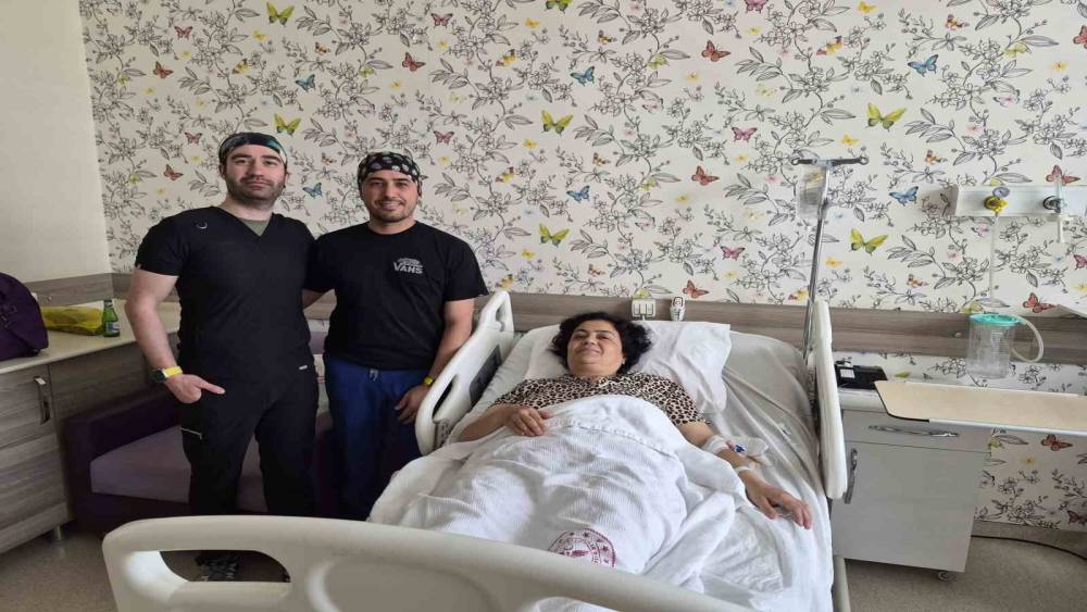 &Ccedil;ivrilli hasta kesi yapılmadan yapılan tedaviyle sağlığına kavuştu
