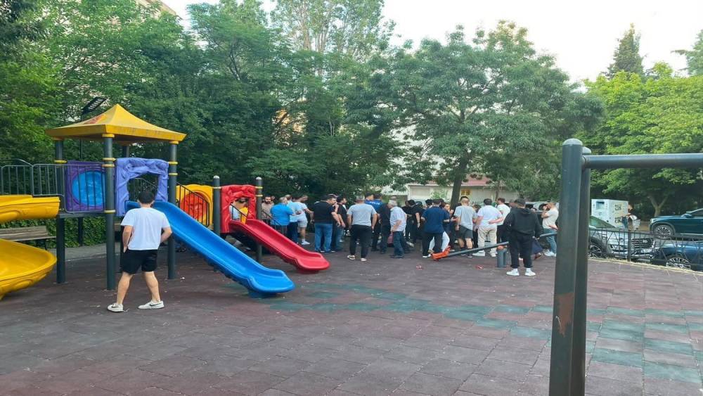 Ey&uuml;psultan&rsquo;da silahlı &ccedil;atışma: 5 yaralı
