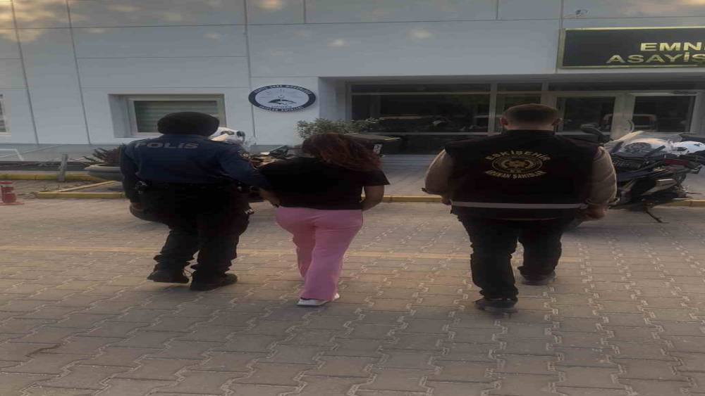 Eskişehir&rsquo;de 49 yıl hapis cezası ile aranan şahıs yakalandı
