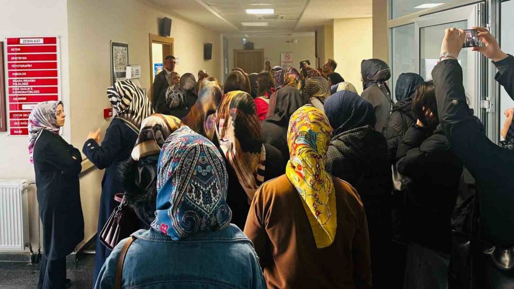 Erzincan&rsquo;da sağlık ekipleri &Ccedil;ukurkuyu&rsquo;da 115 vatandaşa ulaştı
