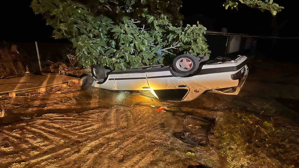 Pehlivank&ouml;y&rsquo;de kontrolden &ccedil;ıkan otomobil evin bah&ccedil;esine u&ccedil;tu
