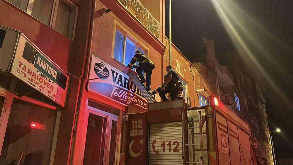 Haber alınamayan yaşlı kadın i&ccedil;in ekipler seferber oldu
