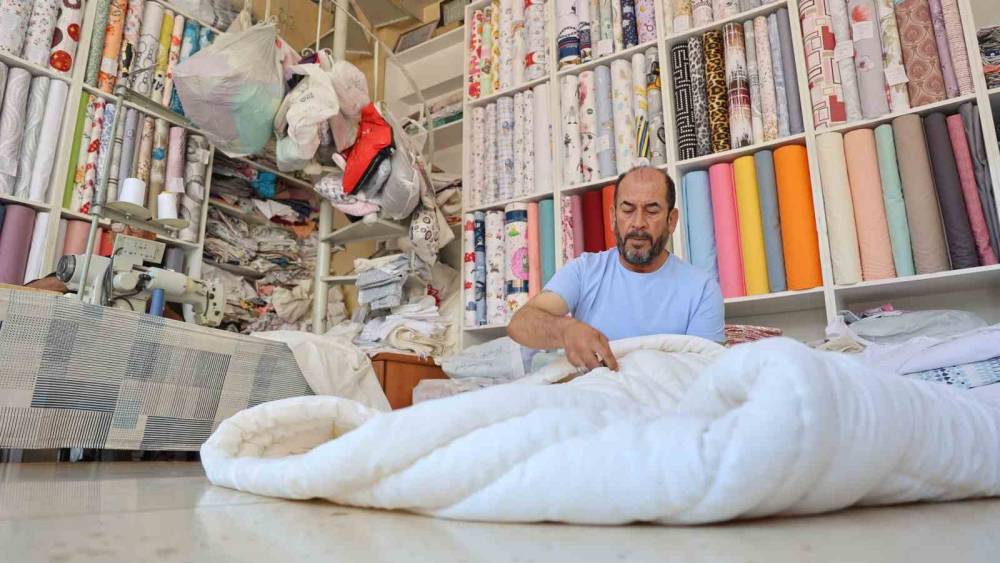 Kırşehir&rsquo;de gurbet&ccedil;i yoğunluğu yorgancı esnafının işlerini artırdı

