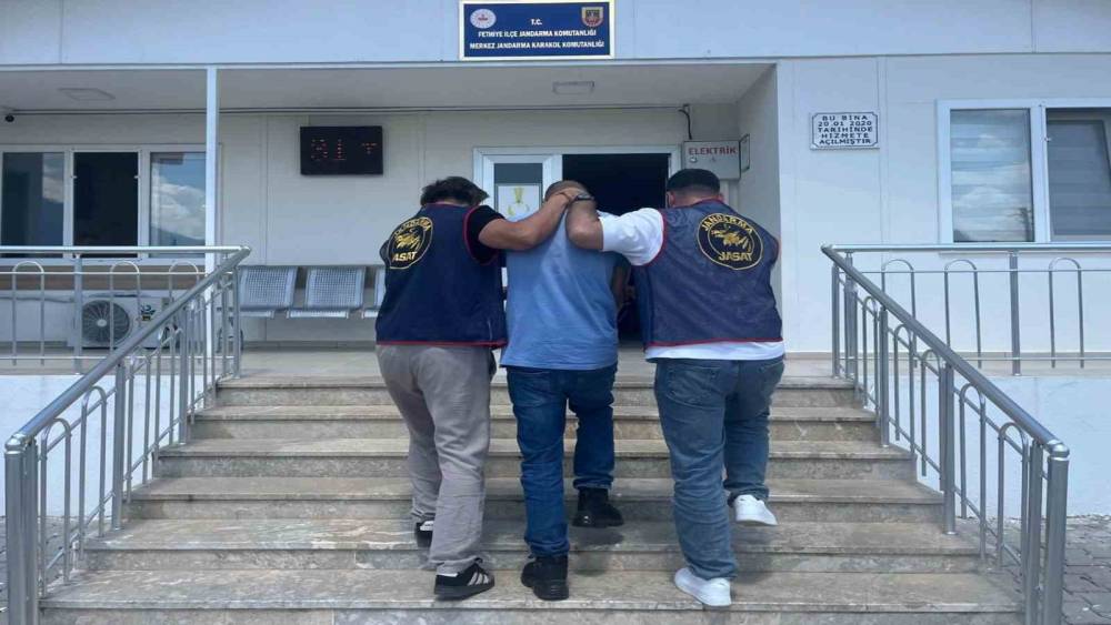 Muğla&rsquo;da jandarmadan bir haftada 78 aranan şahsı yakaladı
